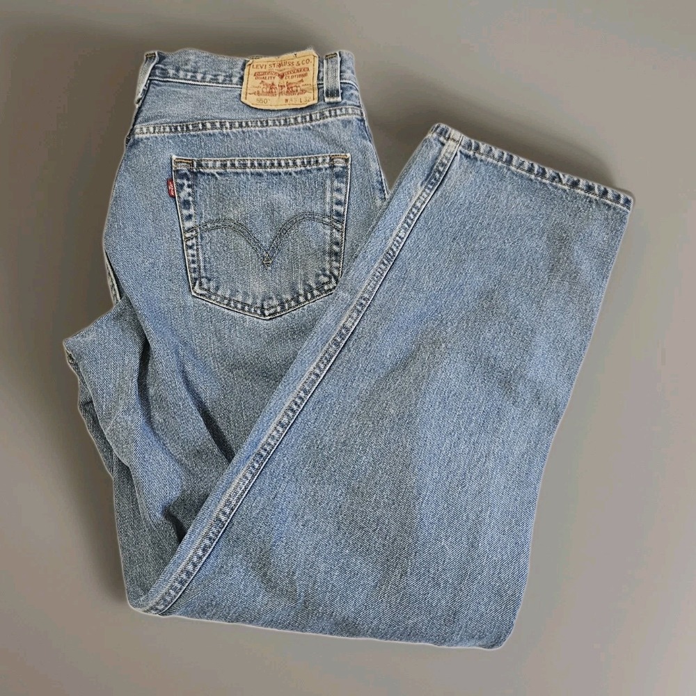 Levi's Strauss & Co 550 Men's Jeans Size 33x32 Relaxed Fit Med Wash Denim Blue